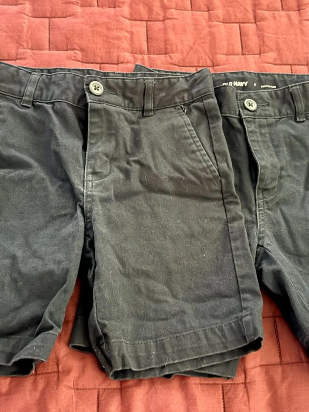 Old Navy pairs navy